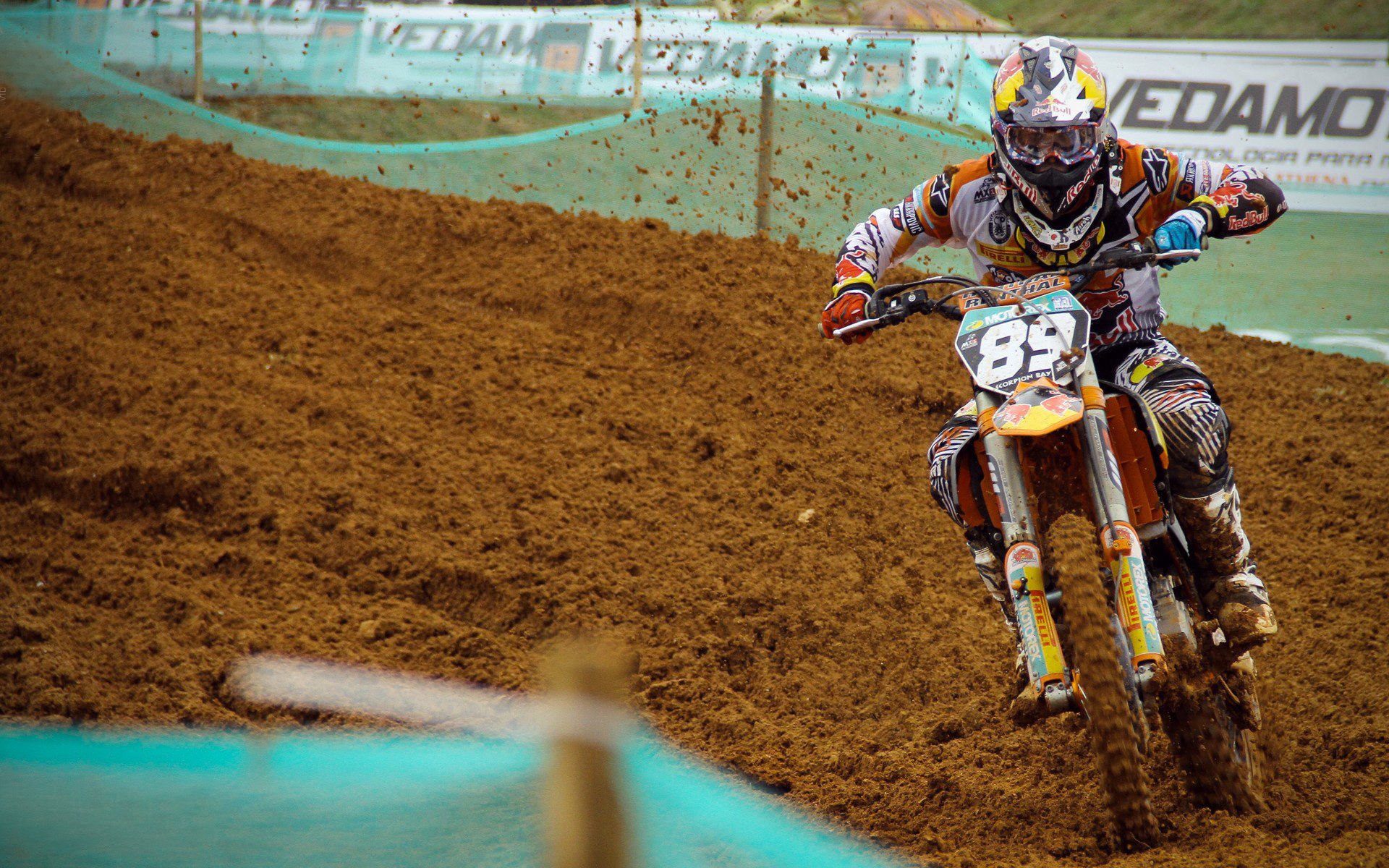 《堡垒之夜》“未来之光”创意无限,玩家争相展现实力!