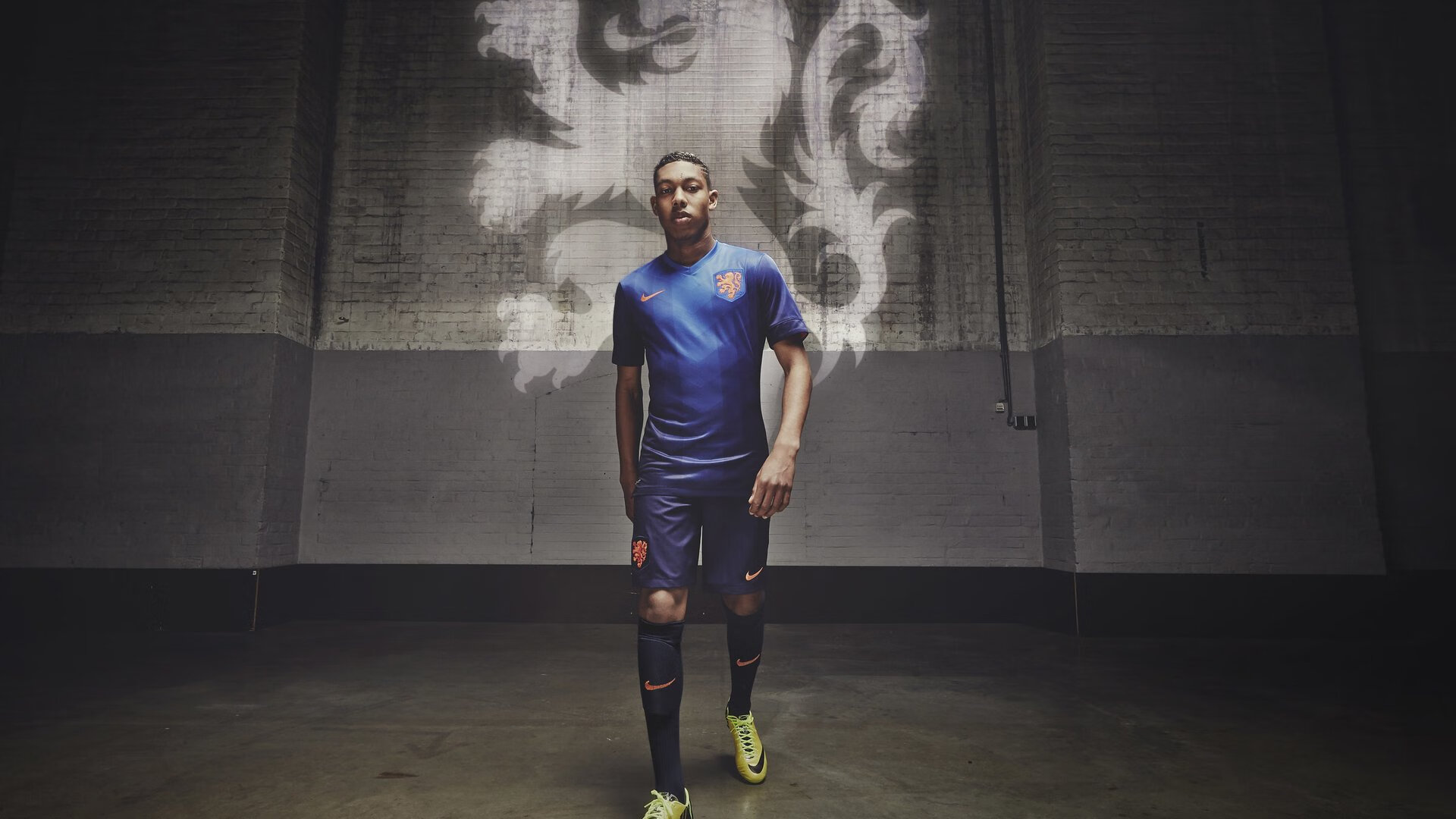 乐鱼vip-狼队帅位迷局：奥尼尔的“拒绝回归”与俱乐部困境的深层思考